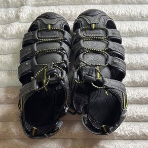 Eddie Bauer Kids Black and Yellow Adventure Sandals